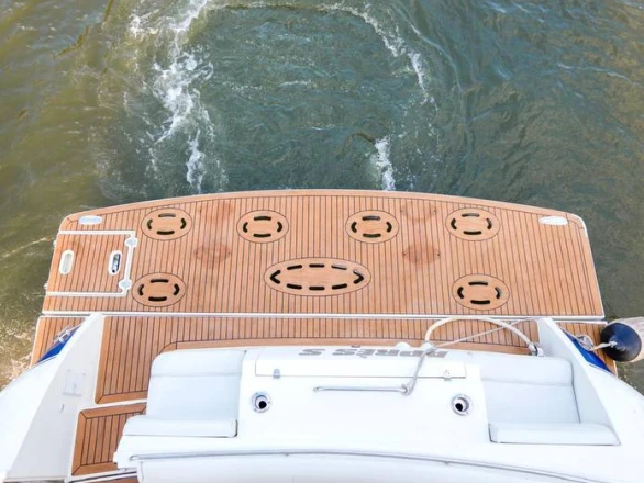 Cruisers Yacht 447 da affittare a  New York (Citta)