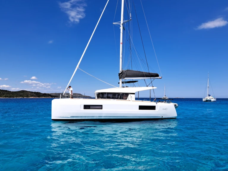 Catamarano a noleggio a Bonifacio al miglior prezzo