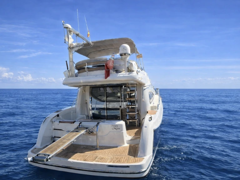 Noleggio Yacht di lusso Cranchi con patente nautica