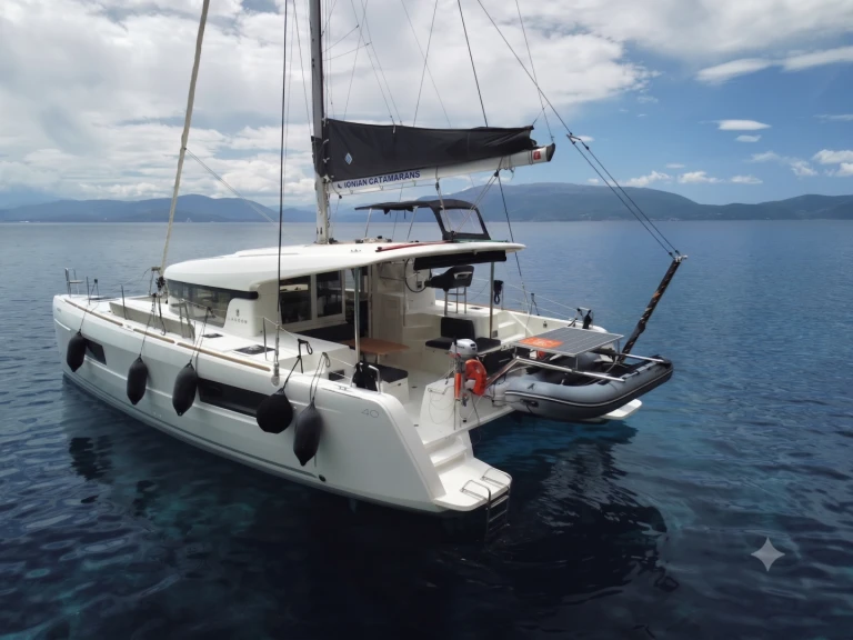 Catamarano a noleggio a Lefkáda al miglior prezzo