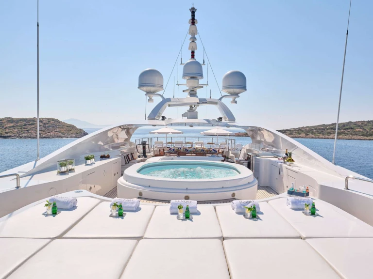 Noleggio Yacht di lusso Benetti con patente nautica