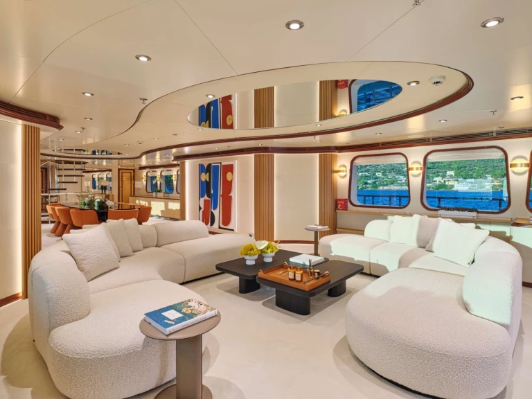 Noleggio Yacht di lusso Benetti con patente nautica
