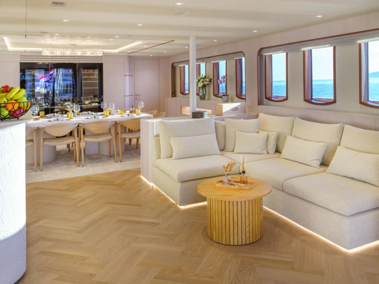 Yacht di lusso a noleggio a Scardona al miglior prezzo