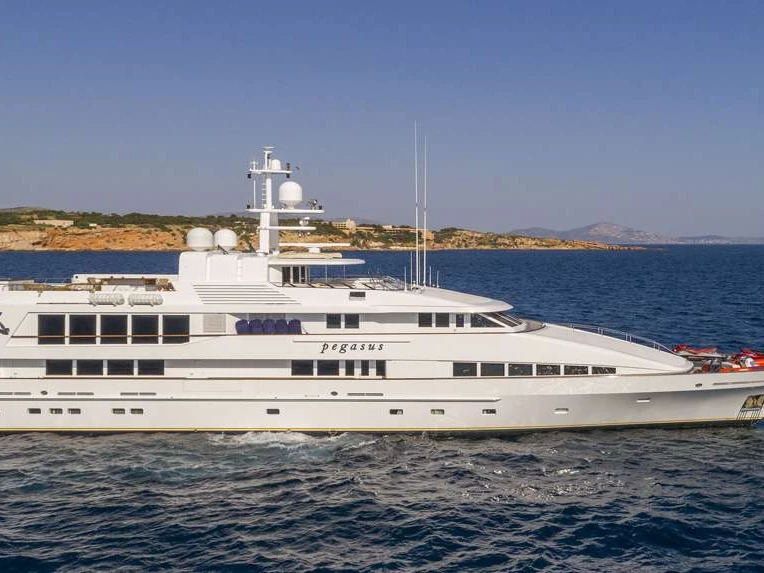 Yacht di lusso a noleggio a Atene al miglior prezzo