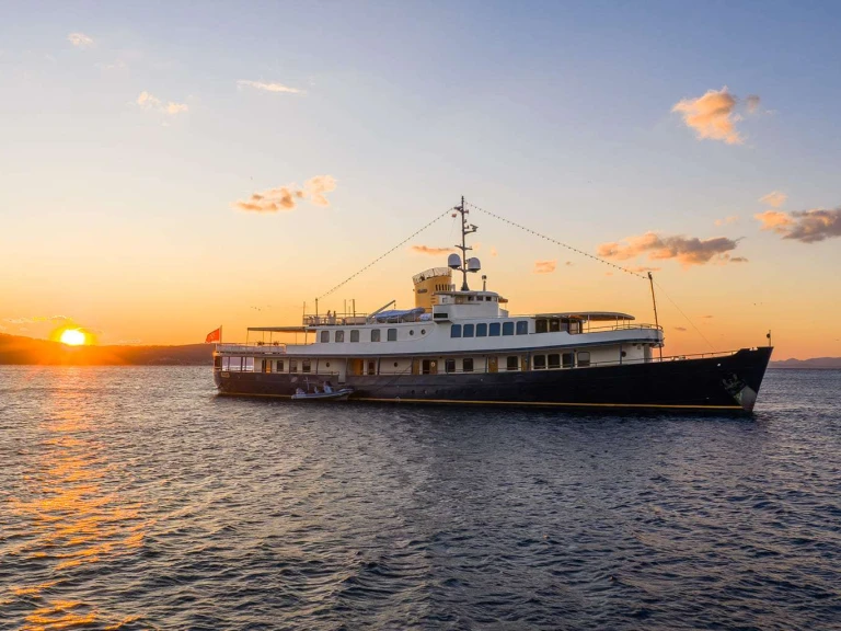 Noleggio Yacht di lusso Uljanik Shipyard con patente nautica