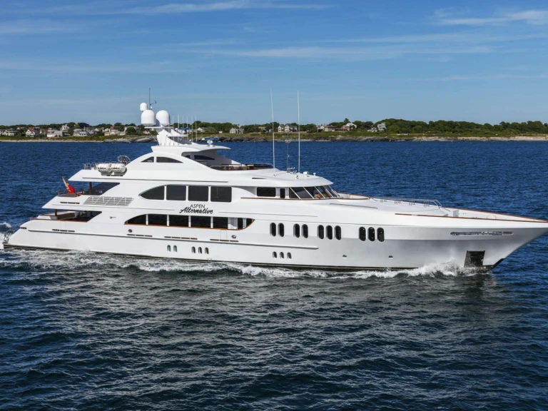 Yacht di lusso a noleggio a Newport al miglior prezzo