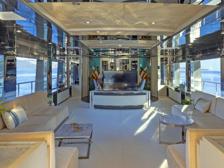 Noleggio Yacht di lusso Custom con patente nautica