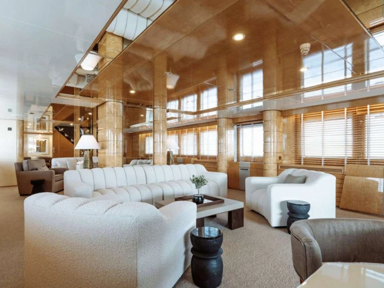 Noleggio Yacht di lusso Feadship con patente nautica