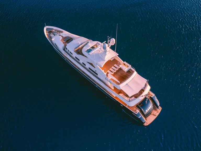 Noleggio Yacht di lusso Codecasa con patente nautica