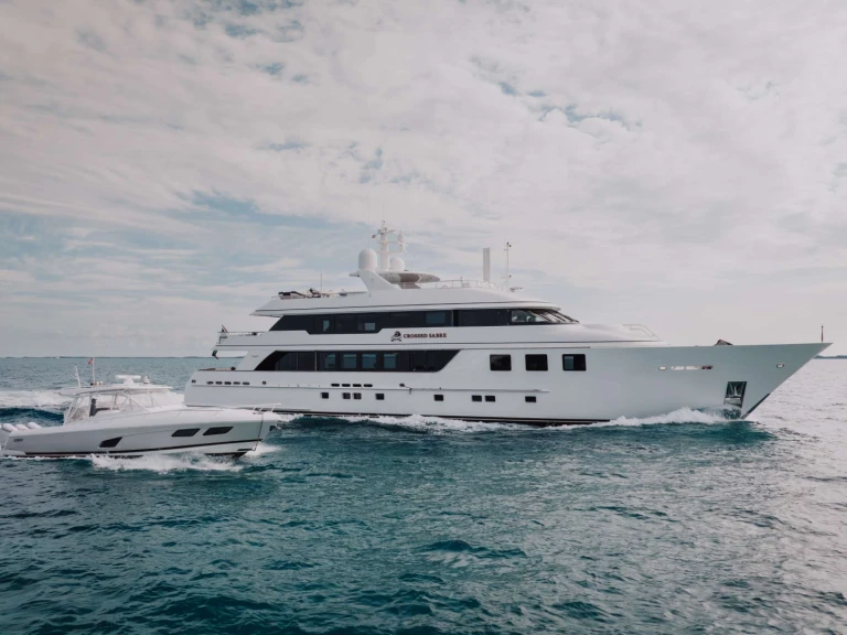 Noleggio Yacht di lusso a Bahamas – Burger Crossed Sabre