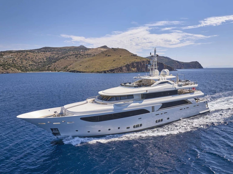 Noleggio Yacht di lusso CRN Ancona con patente nautica