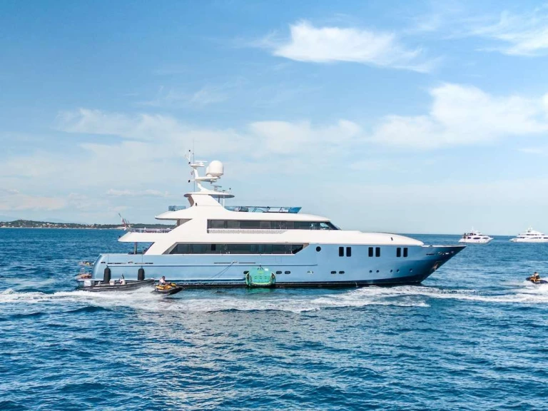 Noleggio Yacht di lusso Concept-Marine con patente nautica