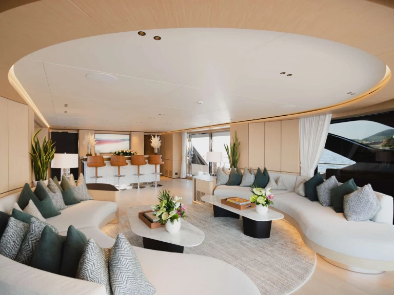 Yacht di lusso a noleggio a Pórto Chéli al miglior prezzo