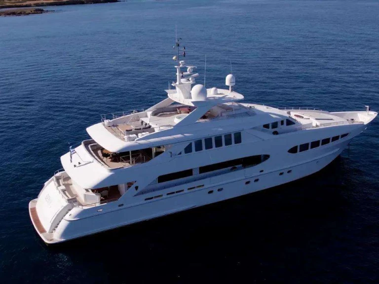 Noleggiare una Heesen BENIK a Atene