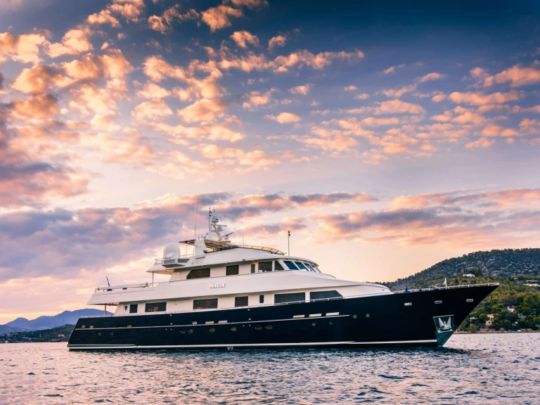 Heesen MAGIX da affittare a  Il Pireo