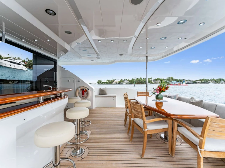 Yacht di lusso a noleggio a Newport al miglior prezzo