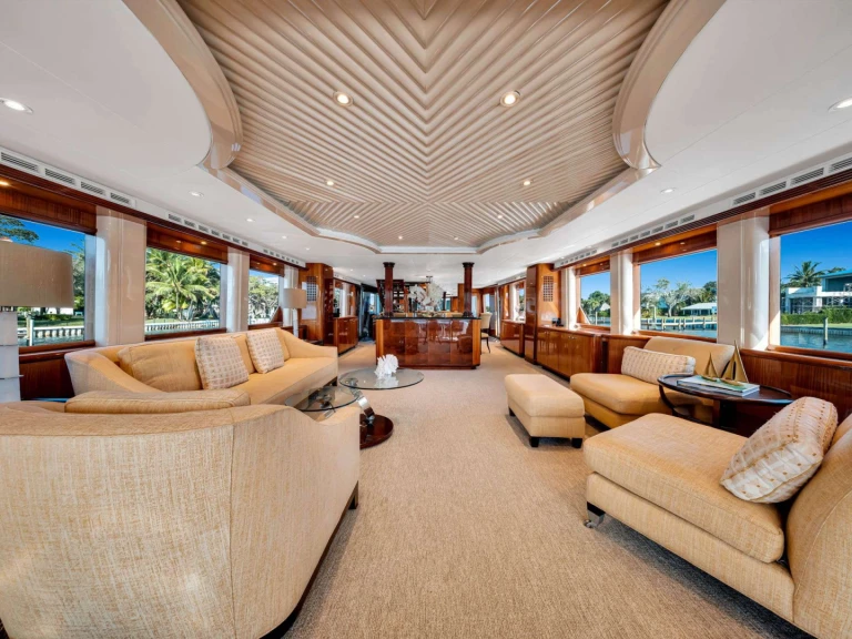 Noleggio Yacht di lusso Hatteras con patente nautica