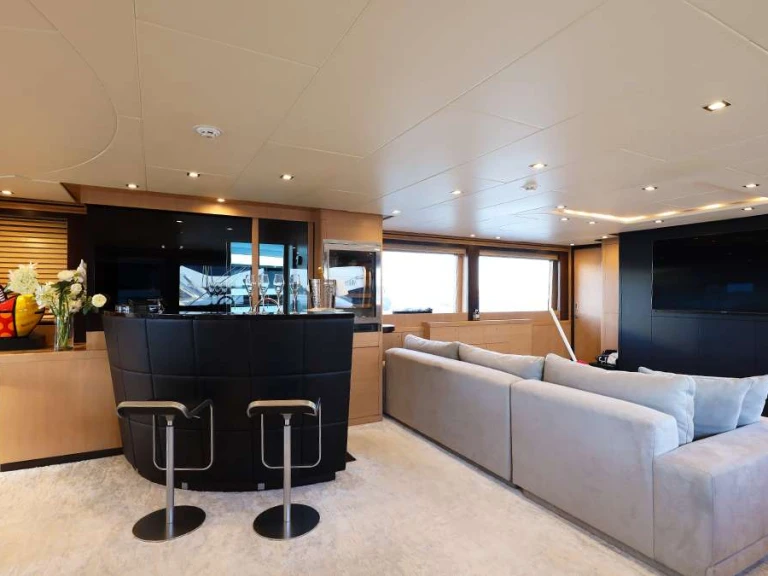 ISA, RODRIGUEZ GROUP ITALY YCM 120 da affittare a  Isole Baleari