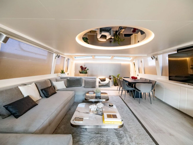 Noleggio Yacht di lusso Tecnomar con patente nautica
