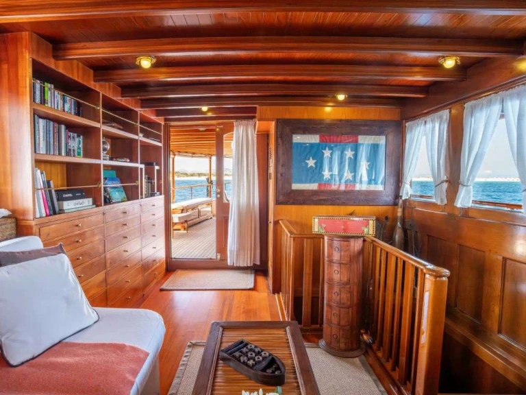 Noleggio barche  OVER THE RAINBOW OF LONDON a Cannes su Samboat