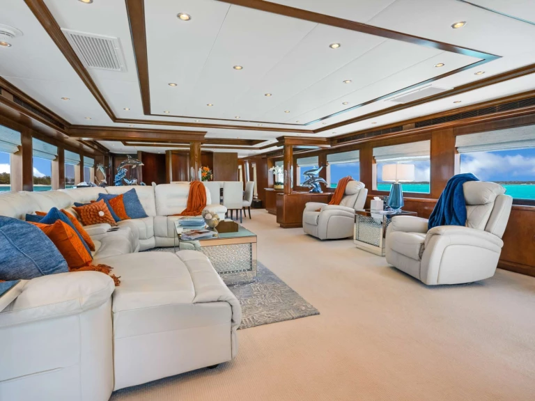 Noleggio Yacht di lusso Hatteras con patente nautica