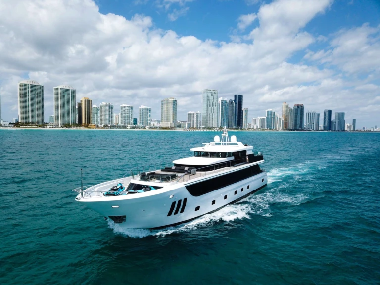Yacht di lusso a noleggio a Aventura al miglior prezzo