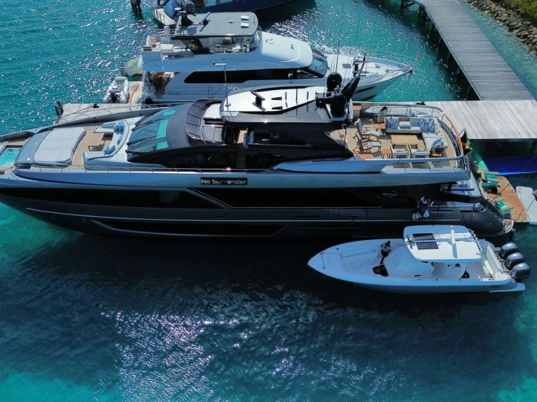 Noleggio Yacht di lusso a Newport – Riva NO SURRENDER