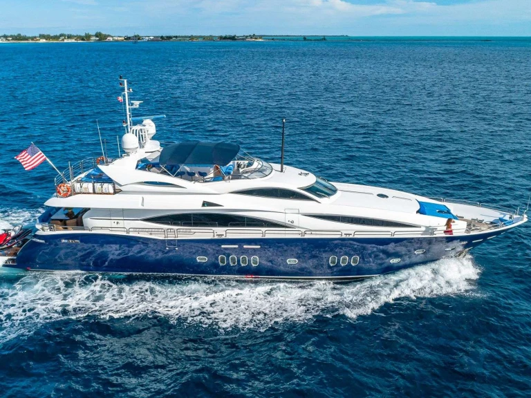 Noleggio Yacht di lusso Sunseeker con patente nautica