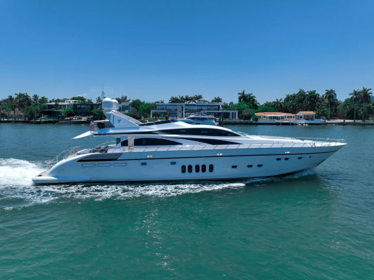 Noleggio Yacht di lusso Leopard (Arno) con patente nautica