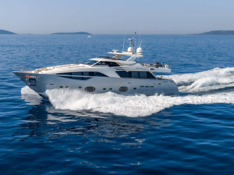 Yacht di lusso a noleggio a Rogosnizza al miglior prezzo