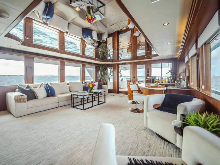 Yacht di lusso a noleggio a Newport al miglior prezzo