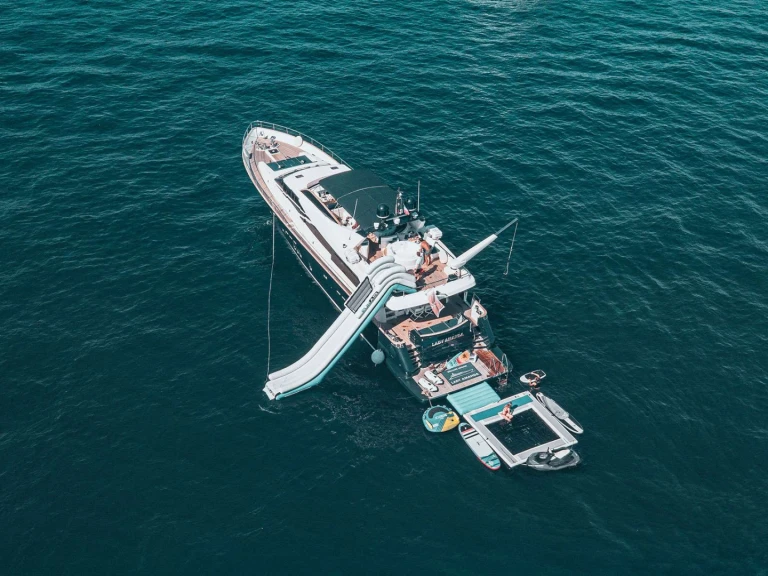 Yacht di lusso a noleggio a Roma al miglior prezzo