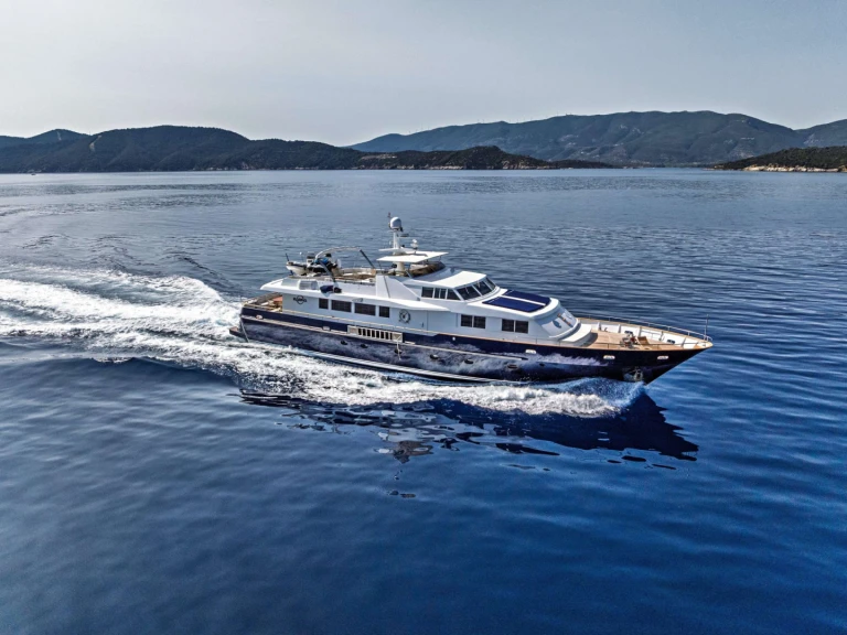 Noleggio Yacht di lusso Picchiotti con patente nautica
