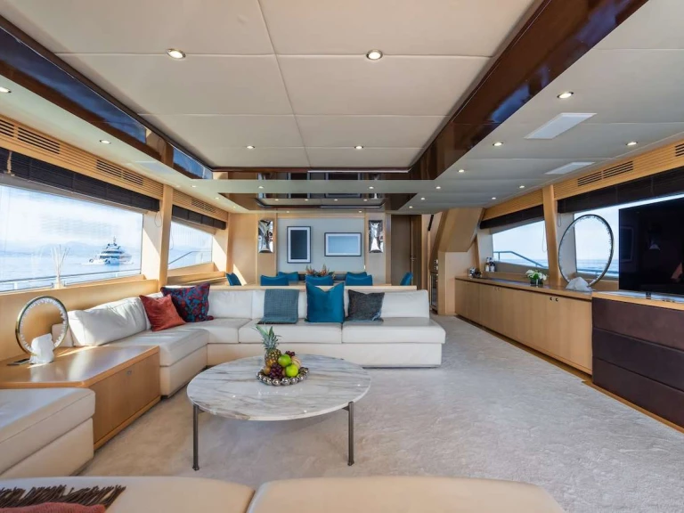 Noleggio Yacht di lusso Princess, UK con patente nautica