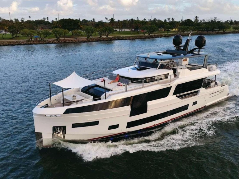 Noleggio Yacht di lusso Selene con patente nautica