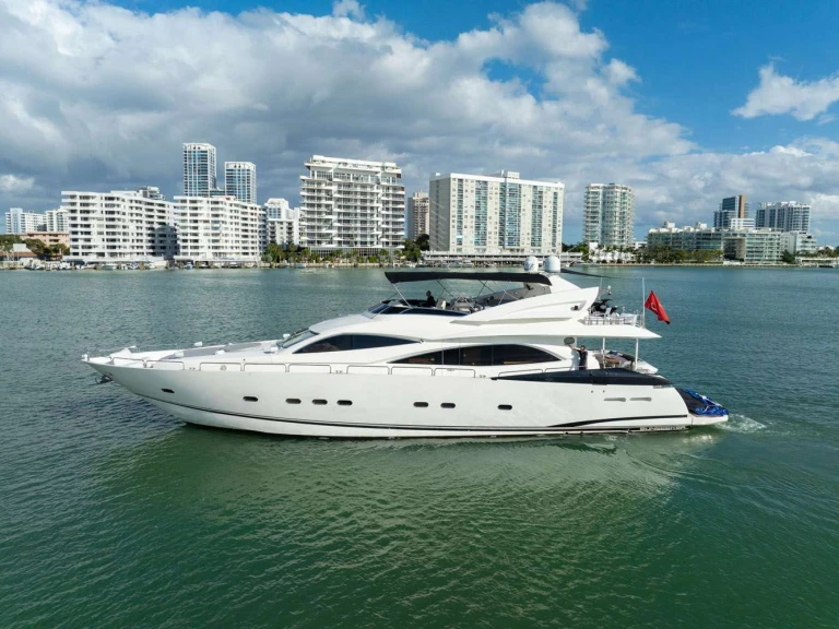 Yacht di lusso a noleggio a Miami al miglior prezzo