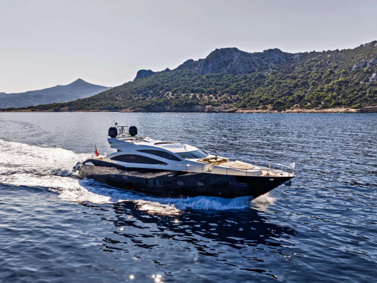 Noleggio Yacht di lusso Sunseeker con patente nautica