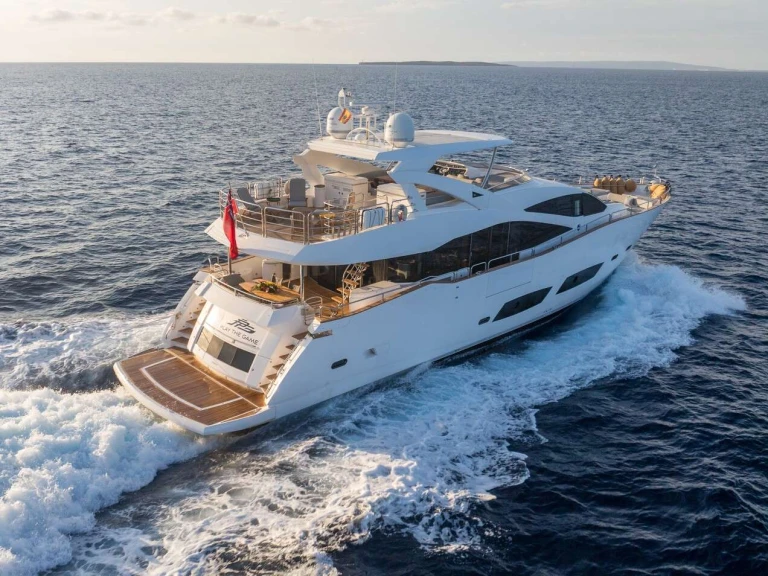Noleggiare una Sunseeker PLAY THE GAME a Ibiza Town