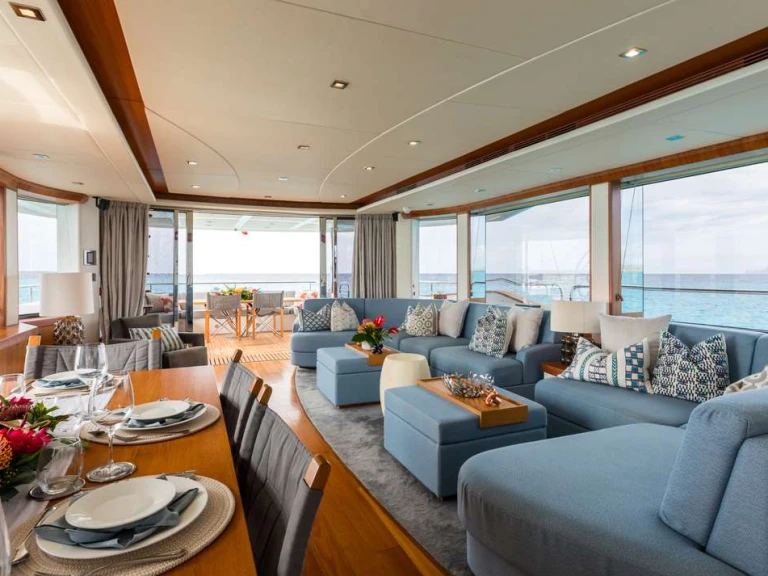 Noleggio Yacht di lusso a Ibiza Town – Sunseeker PLAY THE GAME
