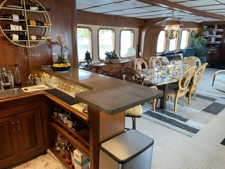 Yacht di lusso a noleggio a Sitka al miglior prezzo