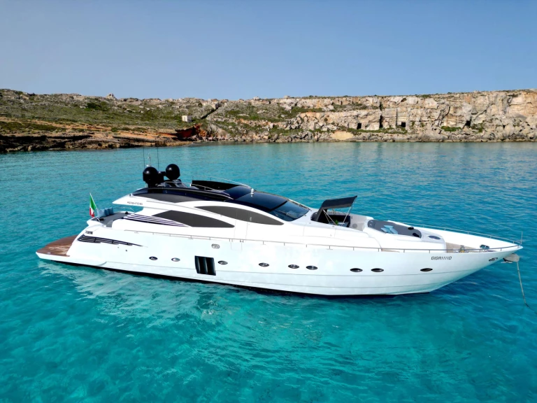 Noleggio Yacht di lusso Pershing con patente nautica