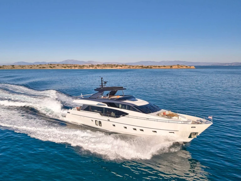 Noleggio Yacht di lusso San Lorenzo con patente nautica