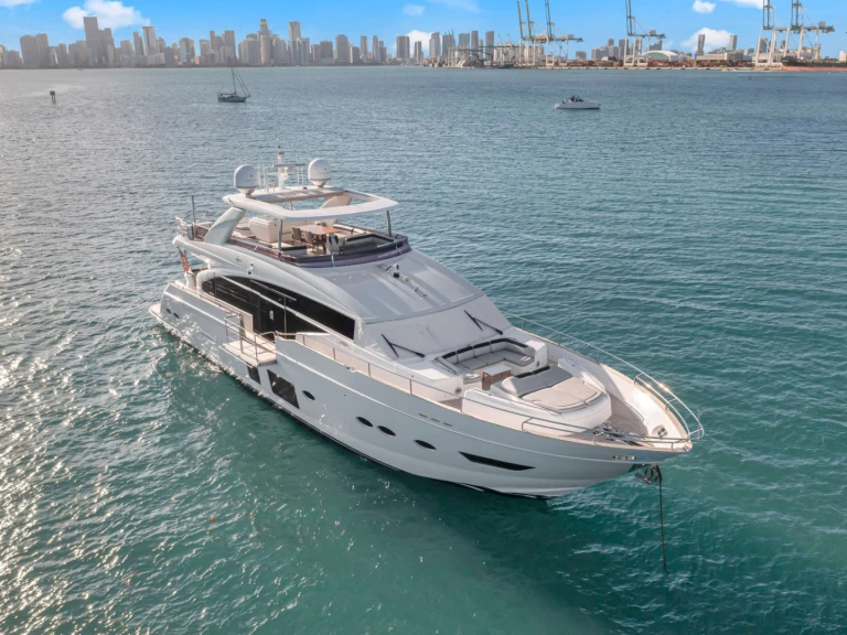 Noleggiare una Princess, UK Freedom a Miami Beach