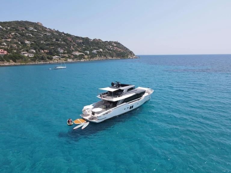 Noleggio Yacht di lusso San Lorenzo con patente nautica