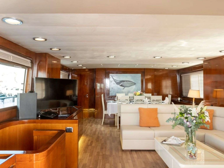 Yacht di lusso a noleggio a Atene al miglior prezzo