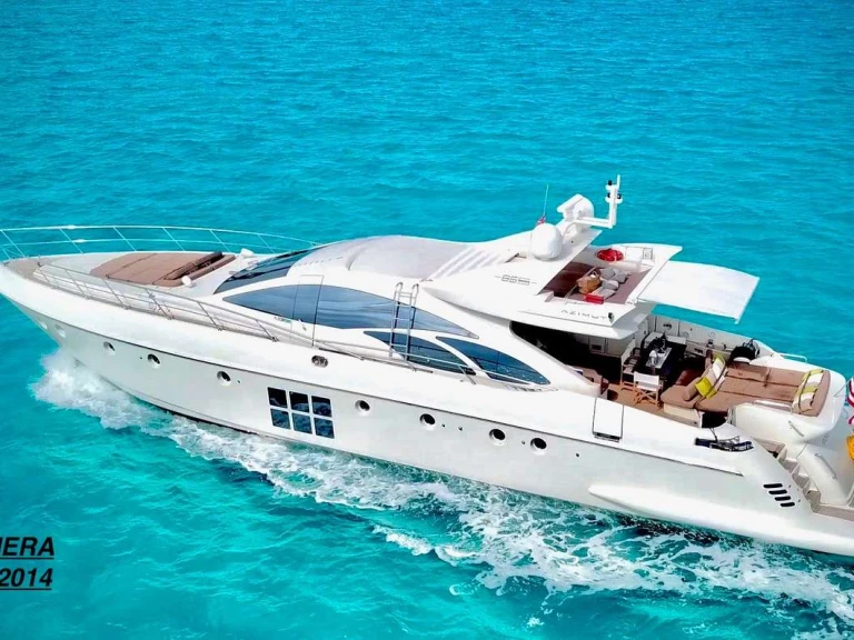 Noleggio Yacht di lusso Azimut con patente nautica