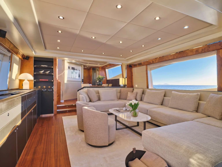 Noleggio Yacht di lusso a Atene – Riva ANLIA