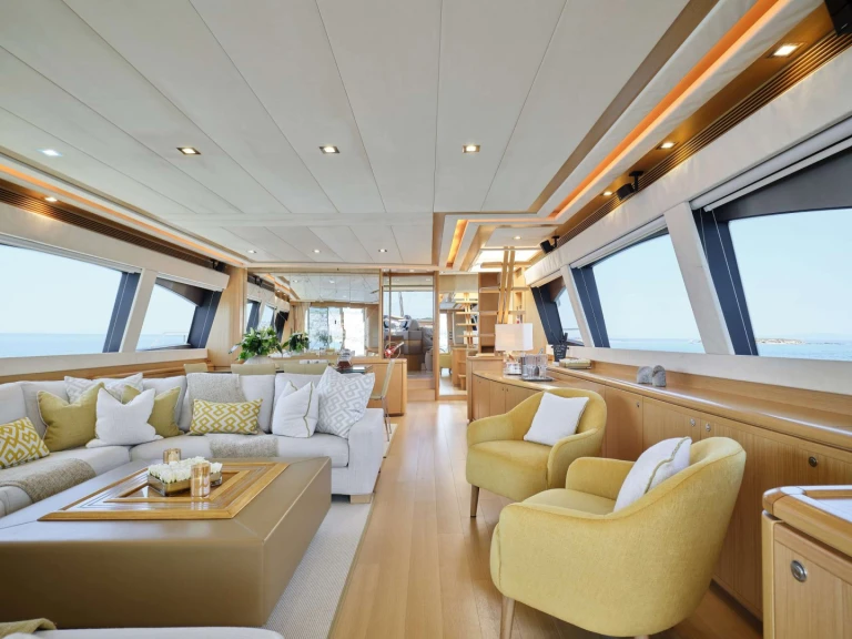 Noleggiare una Ferretti JULIE M a Atene