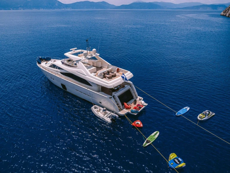 Noleggio a Atene – Ferretti MAYBE NOT su SamBoat