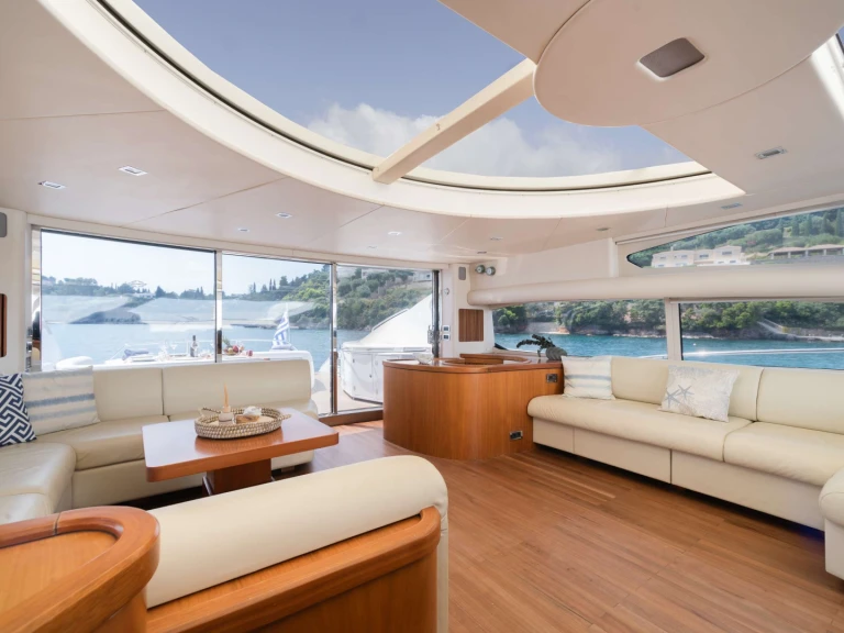 Noleggiare una Sunseeker PHOENIX a Gouviá